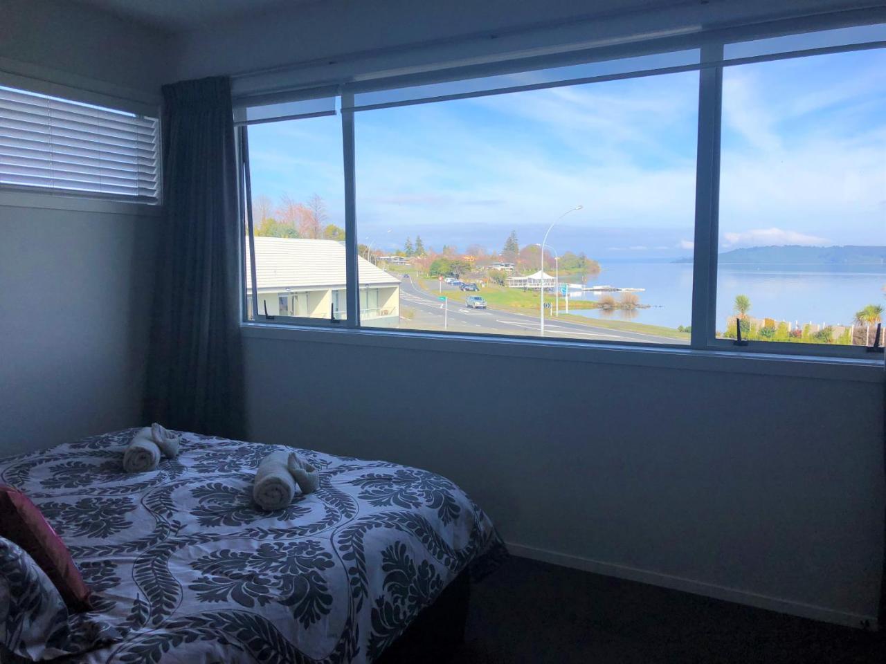 Getaway At The Lake. Taupo Luaran gambar