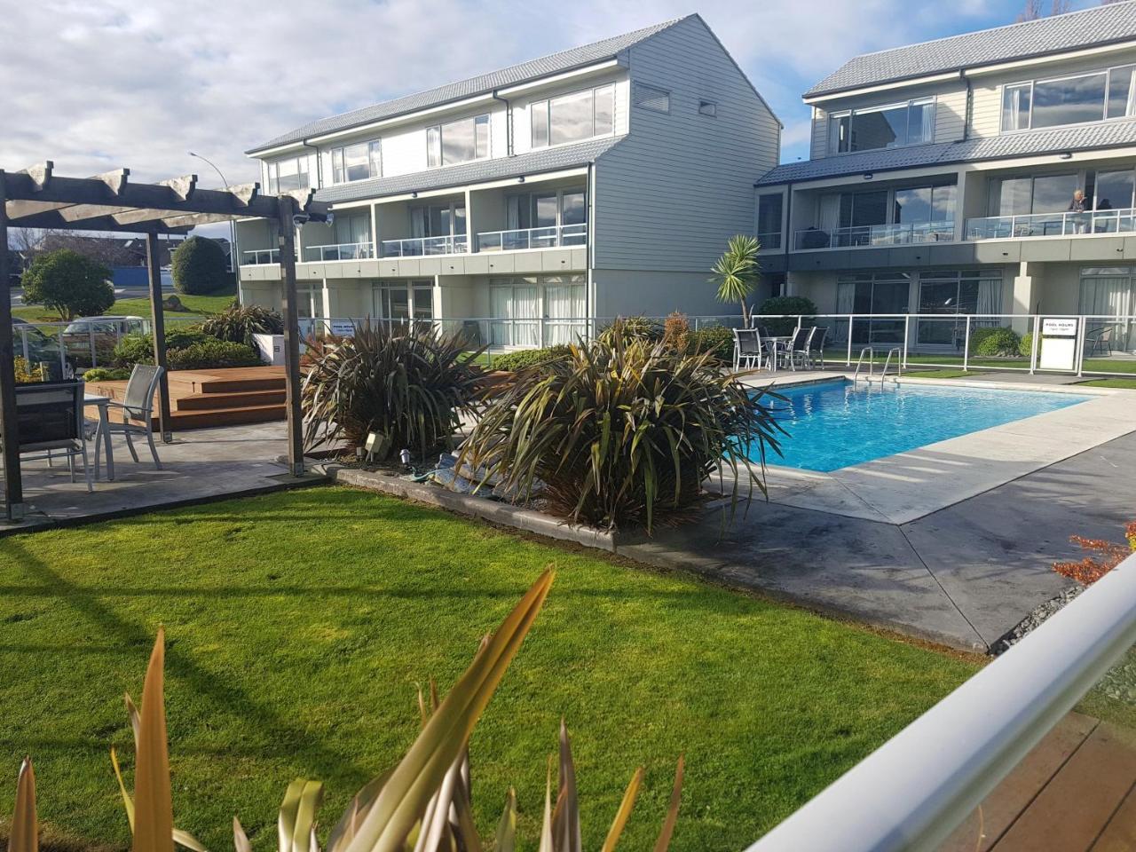 Getaway At The Lake. Taupo Luaran gambar